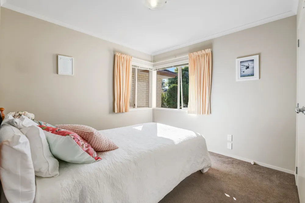 Photos of 44 Seamount Drive