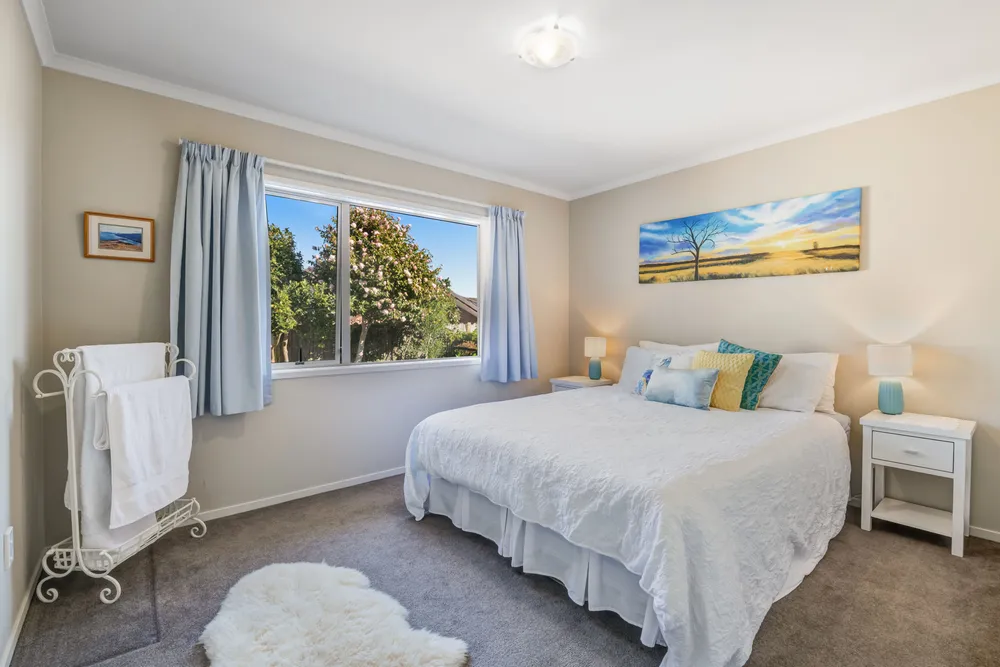 Photos of 44 Seamount Drive