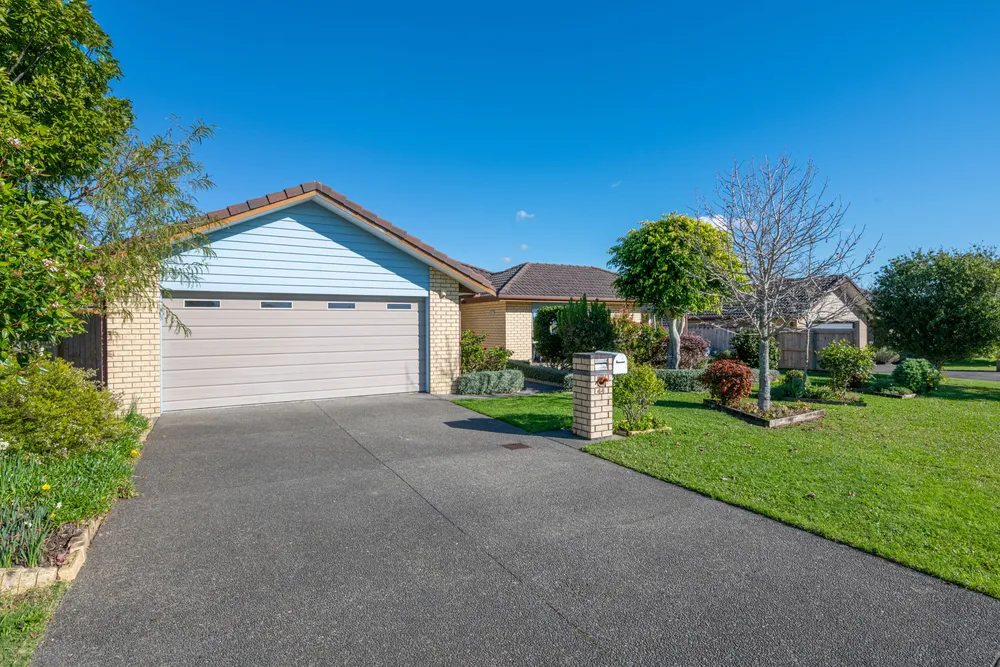Photos of 44 Seamount Drive