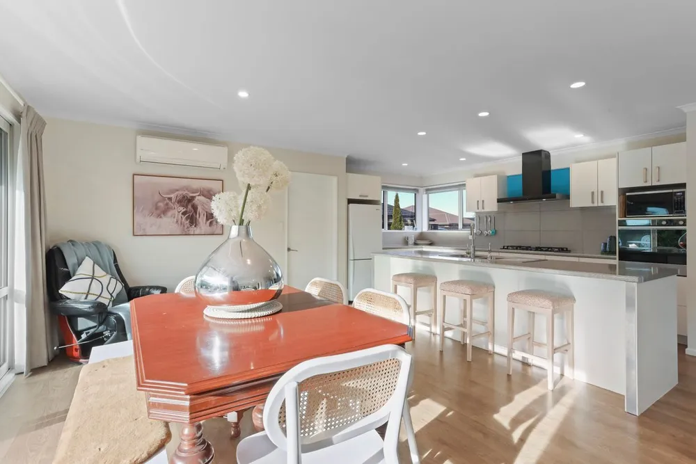 Photos of 33 Sequoia Way