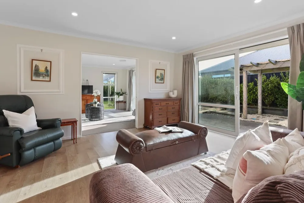 Photos of 33 Sequoia Way