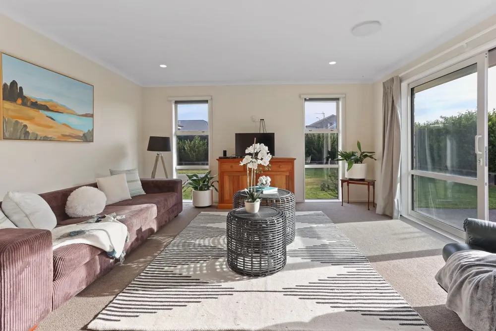 Photos of 33 Sequoia Way