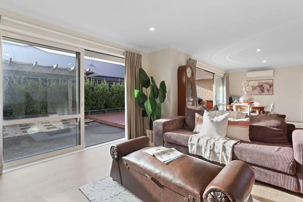 Photos of 33 Sequoia Way