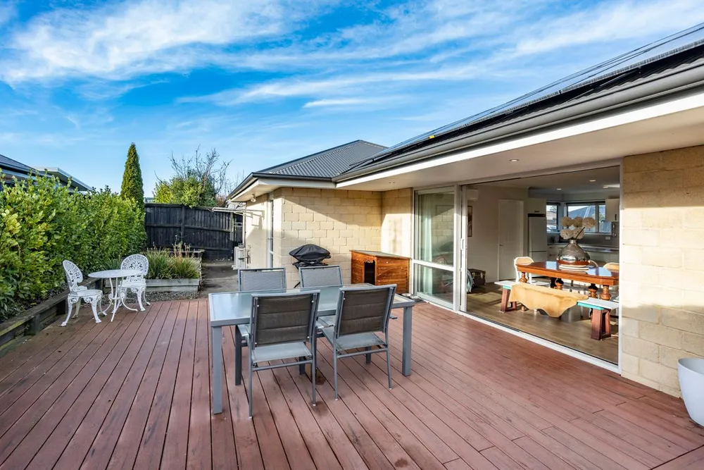 Photos of 33 Sequoia Way