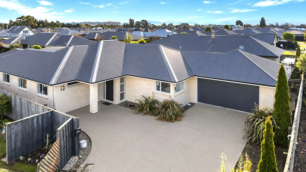 Photos of 33 Sequoia Way