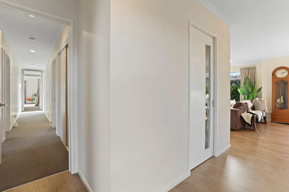 Photos of 33 Sequoia Way