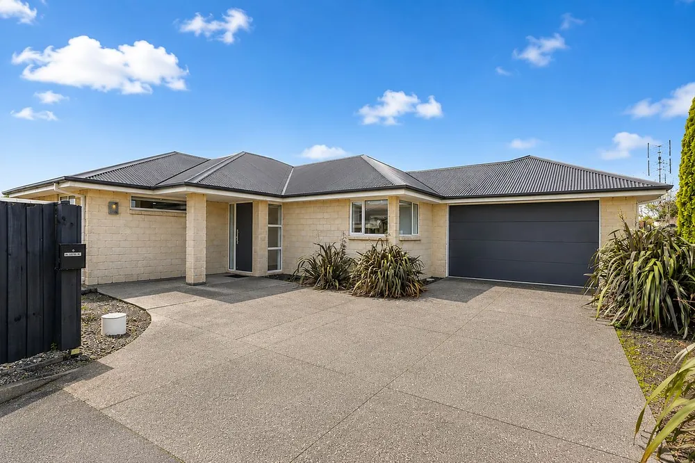 Photos of 33 Sequoia Way