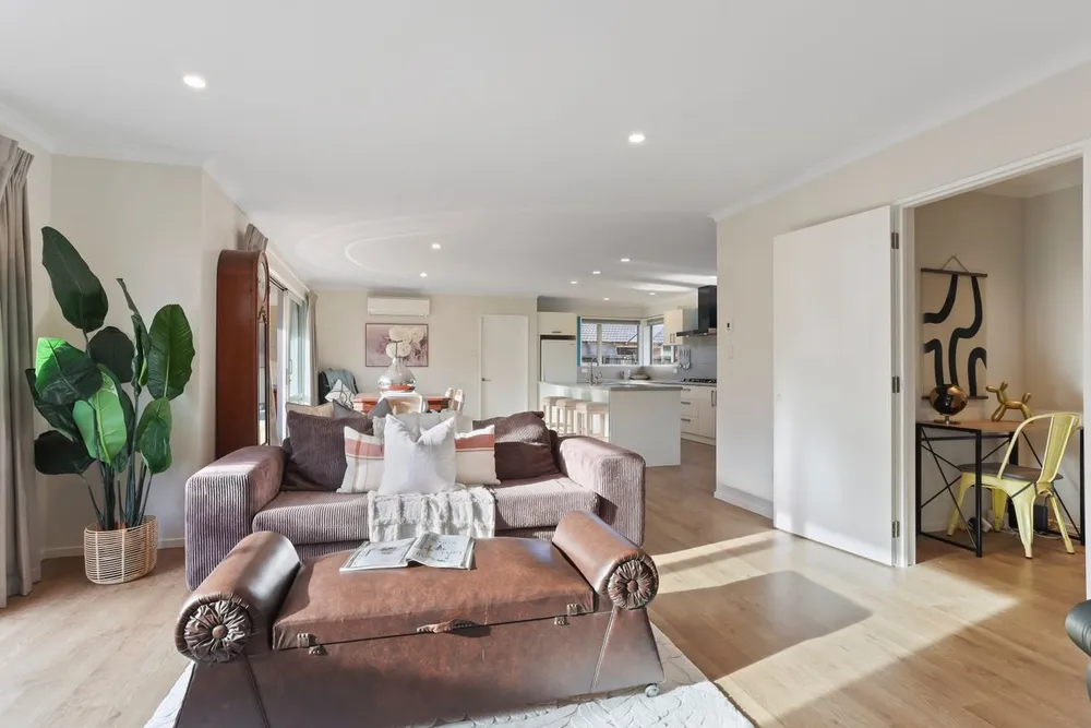 Photos of 33 Sequoia Way