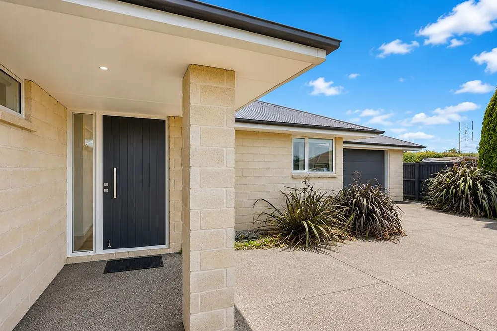 Photos of 33 Sequoia Way