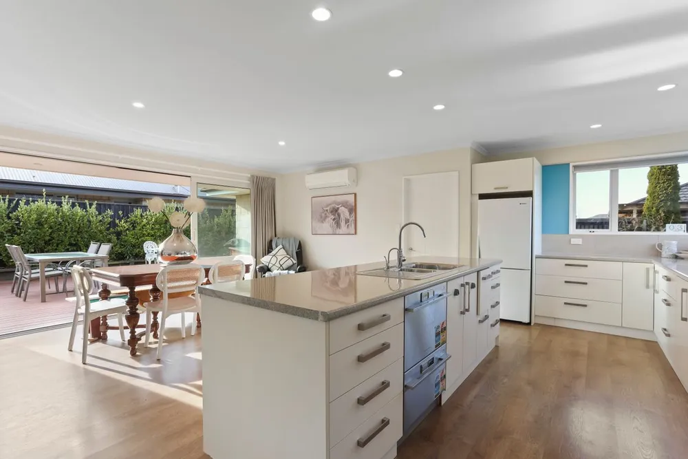 Photos of 33 Sequoia Way