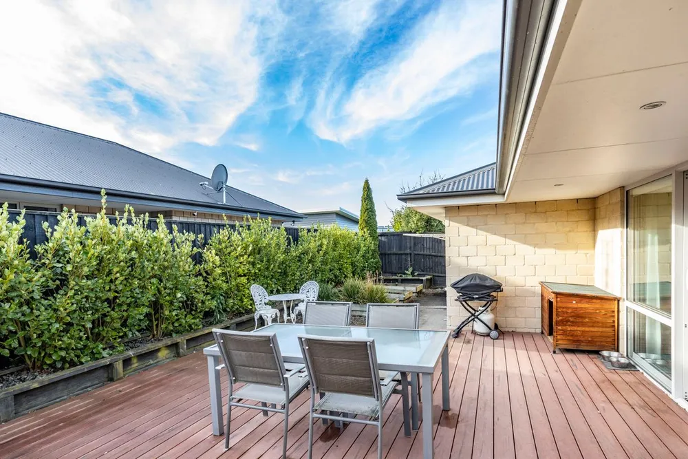 Photos of 33 Sequoia Way