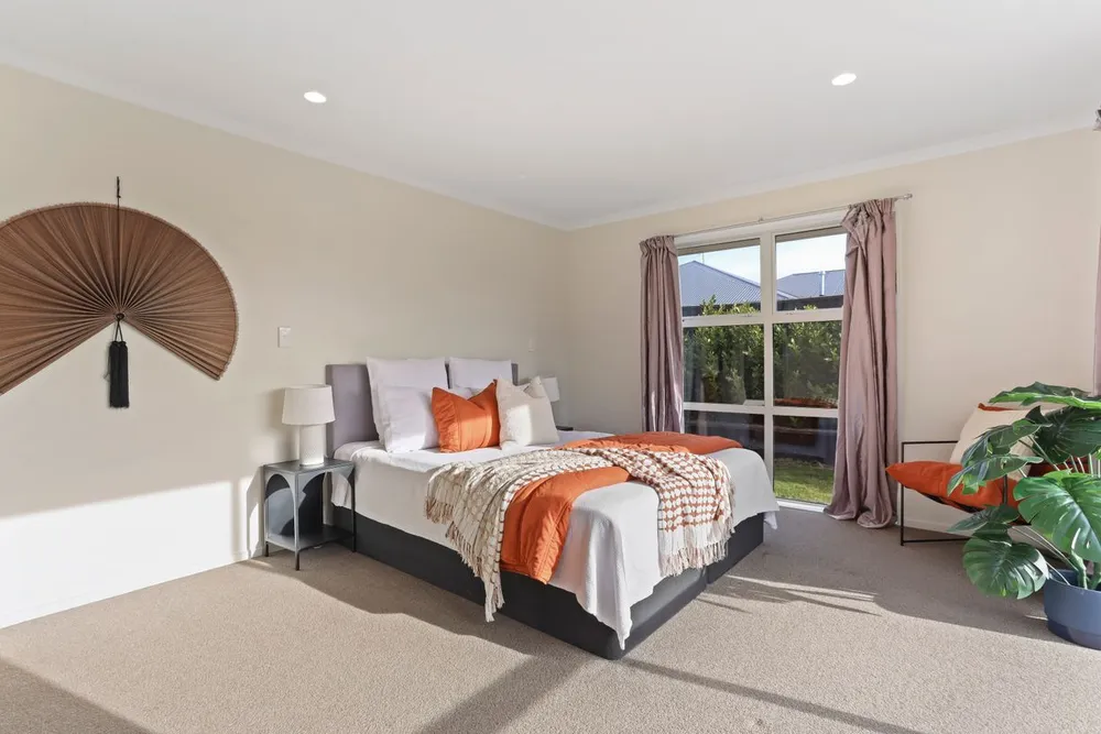 Photos of 33 Sequoia Way
