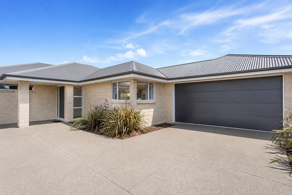 Photos of 33 Sequoia Way