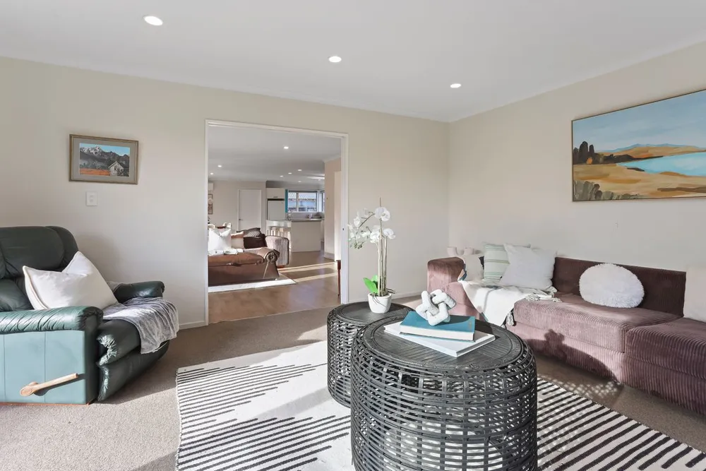 Photos of 33 Sequoia Way