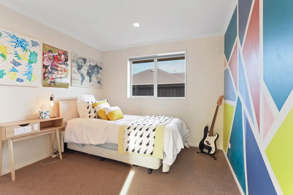 Photos of 33 Sequoia Way
