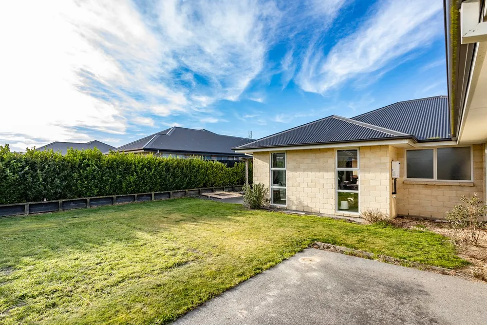 Photos of 33 Sequoia Way