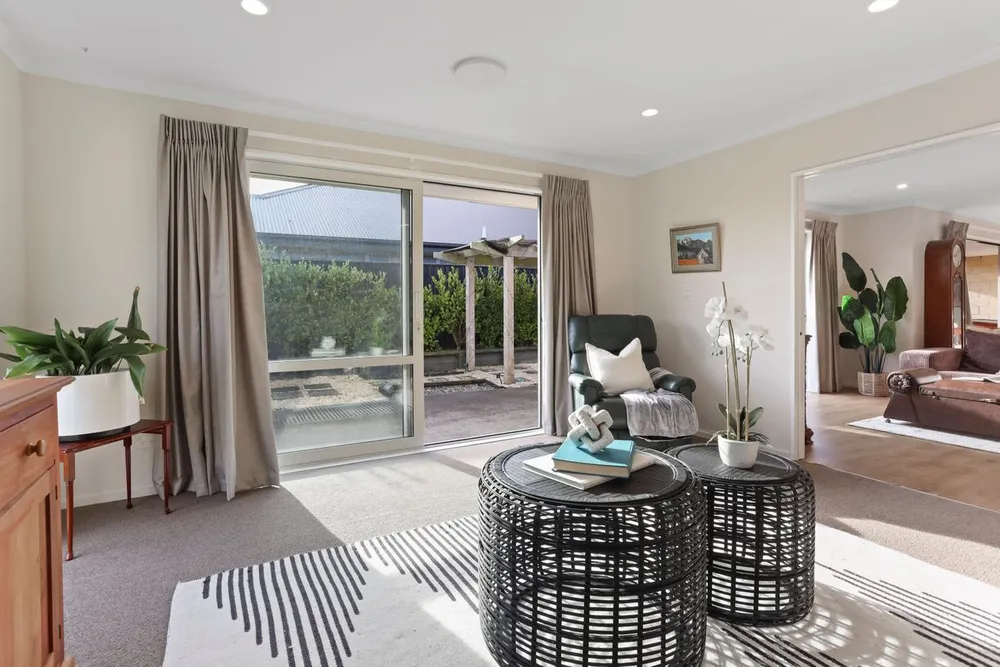 Photos of 33 Sequoia Way