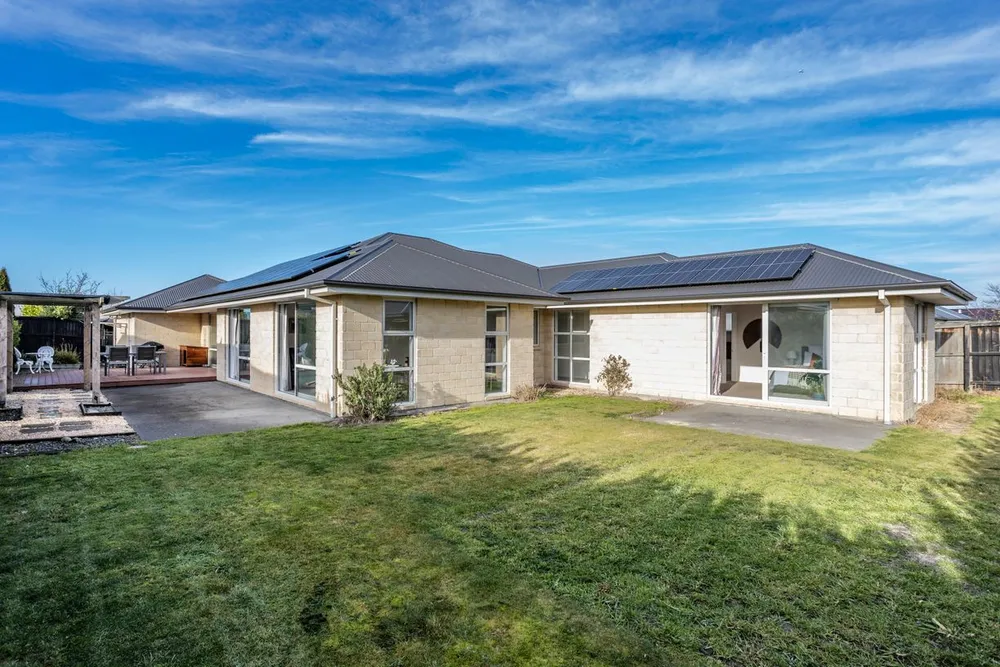 Photos of 33 Sequoia Way