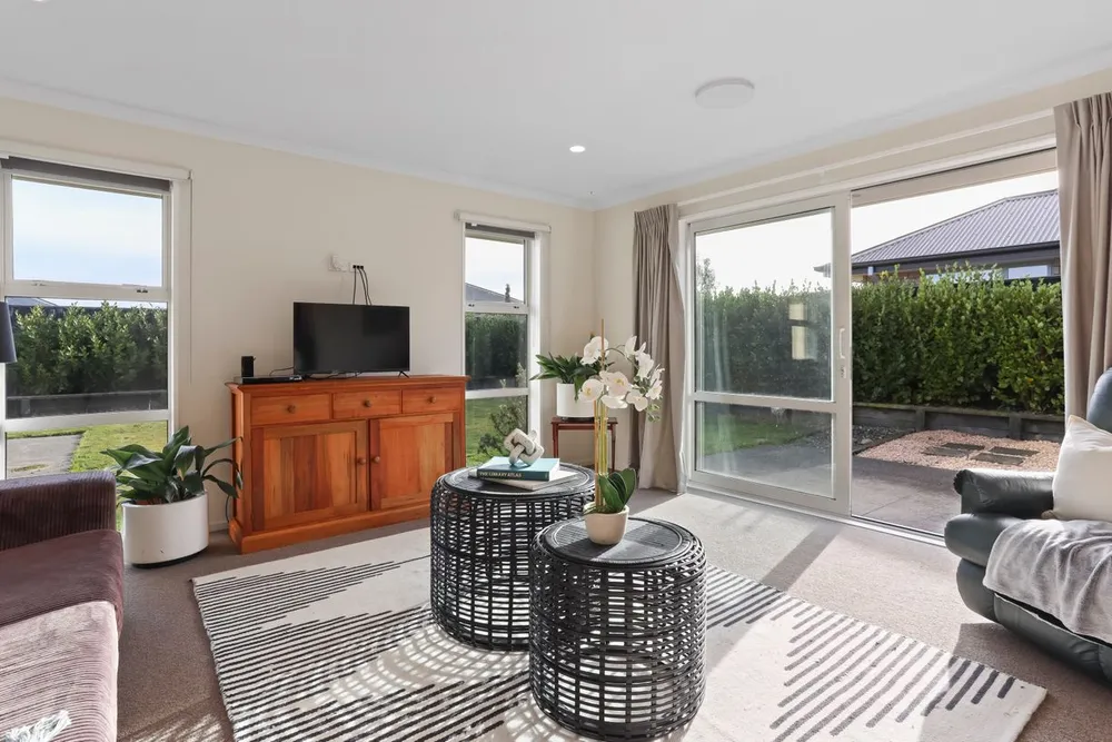 Photos of 33 Sequoia Way