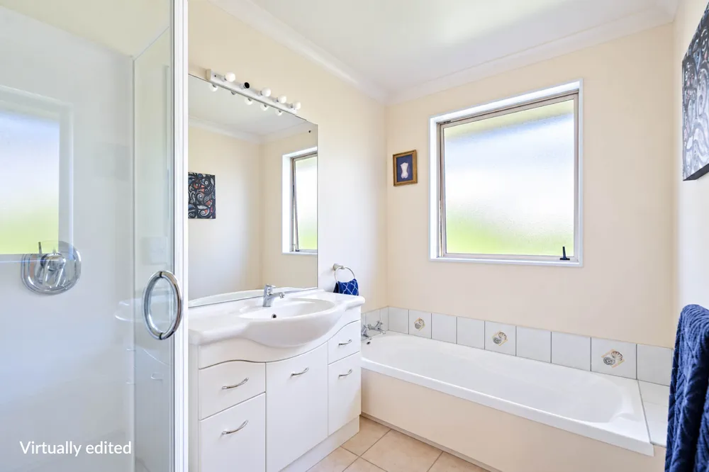 Photos of 34 Lochiel Place