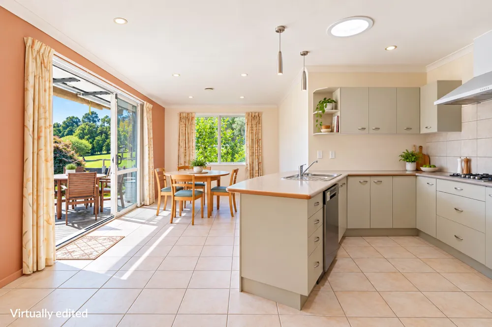 Photos of 34 Lochiel Place