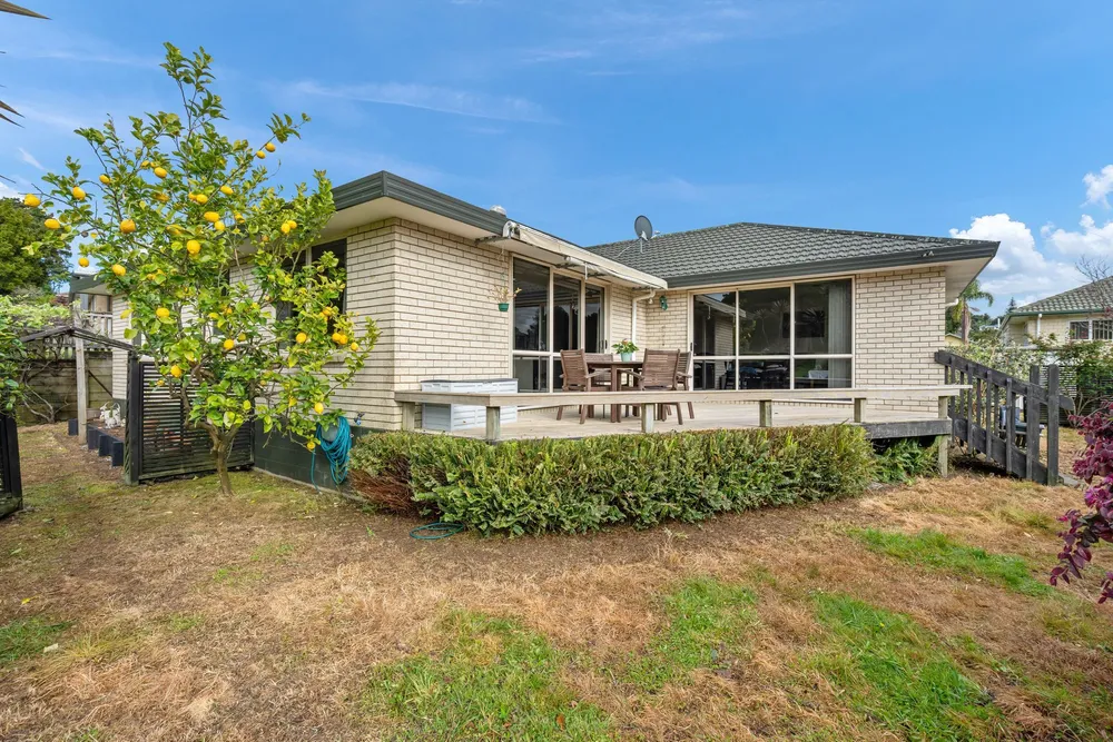 Photos of 34 Lochiel Place