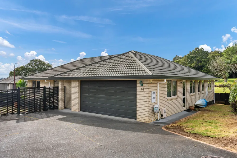 Photos of 34 Lochiel Place
