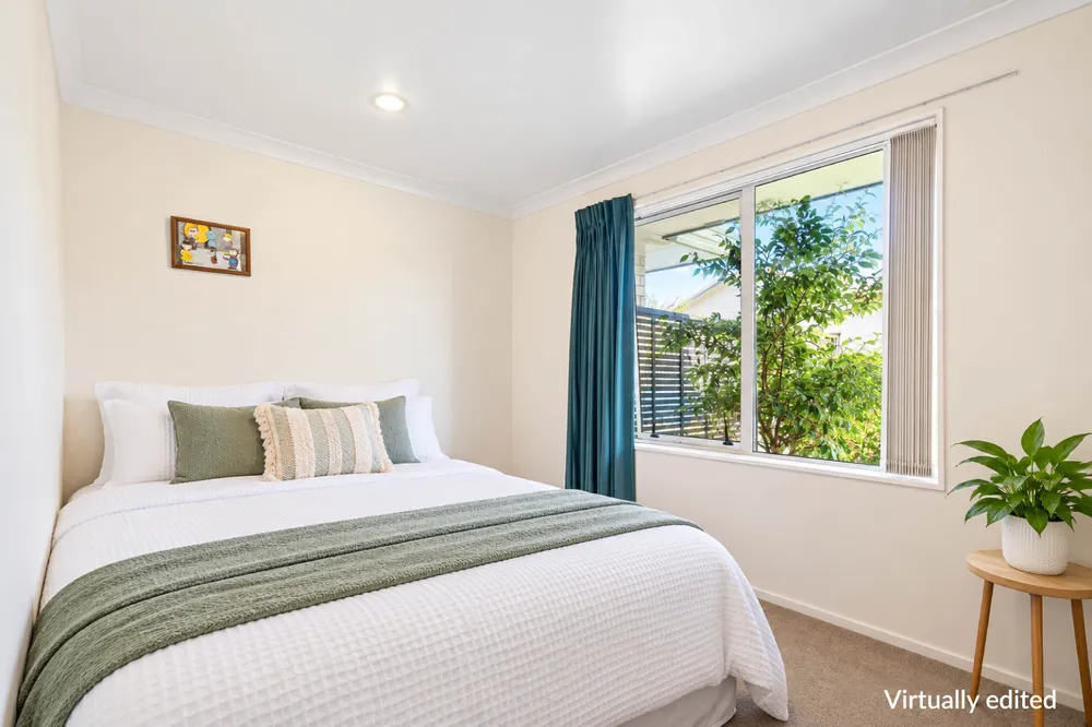 Photos of 34 Lochiel Place