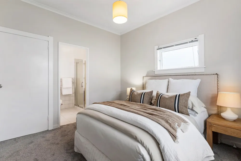 Photos of 2 Aliford Avenue