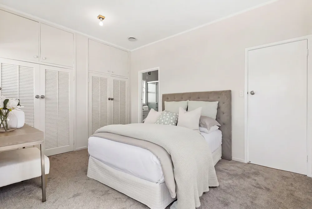 Photos of 2 Aliford Avenue