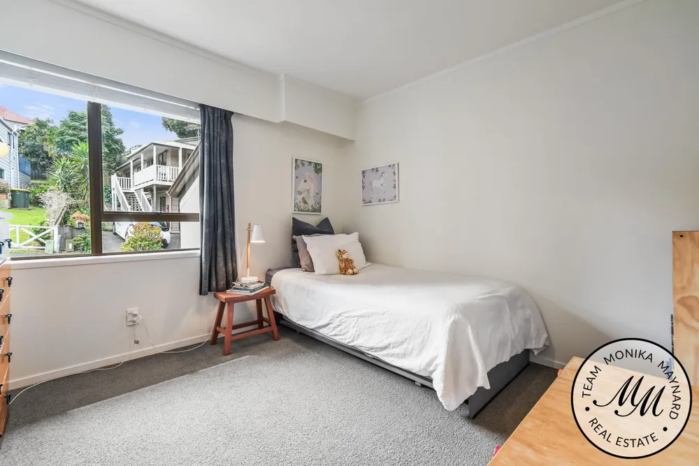 Photos of 10 Kingsclere Place