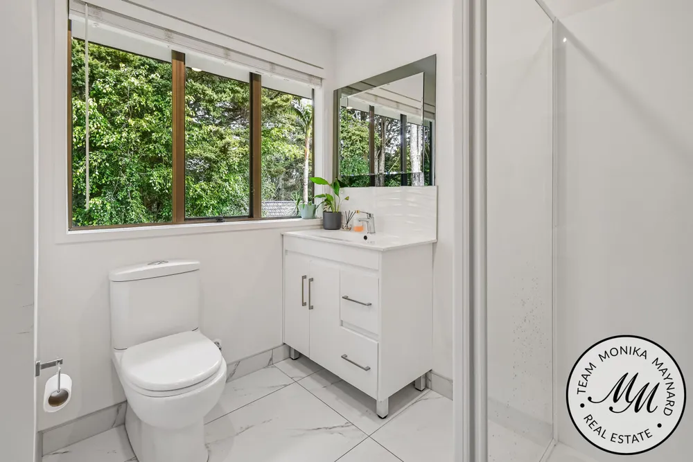 Photos of 10 Kingsclere Place