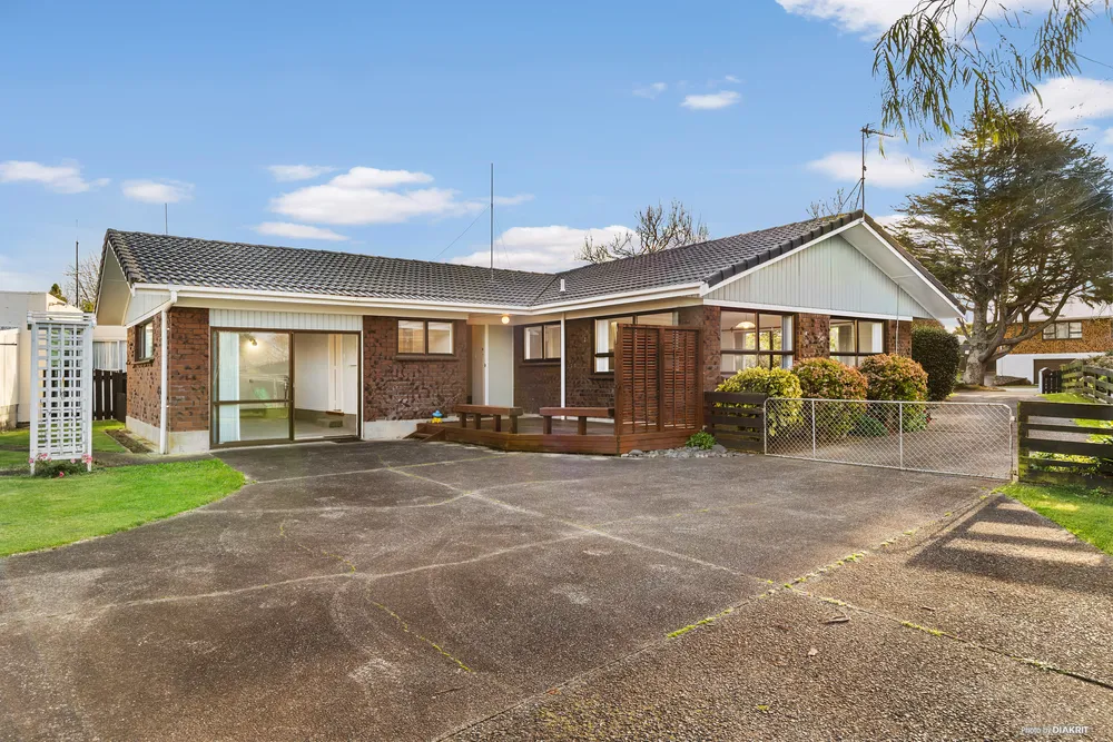 Photos of 6 Lionel Sharp Place