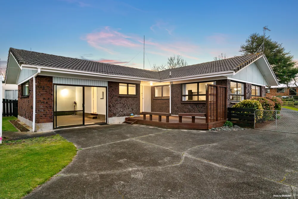 Photos of 6 Lionel Sharp Place