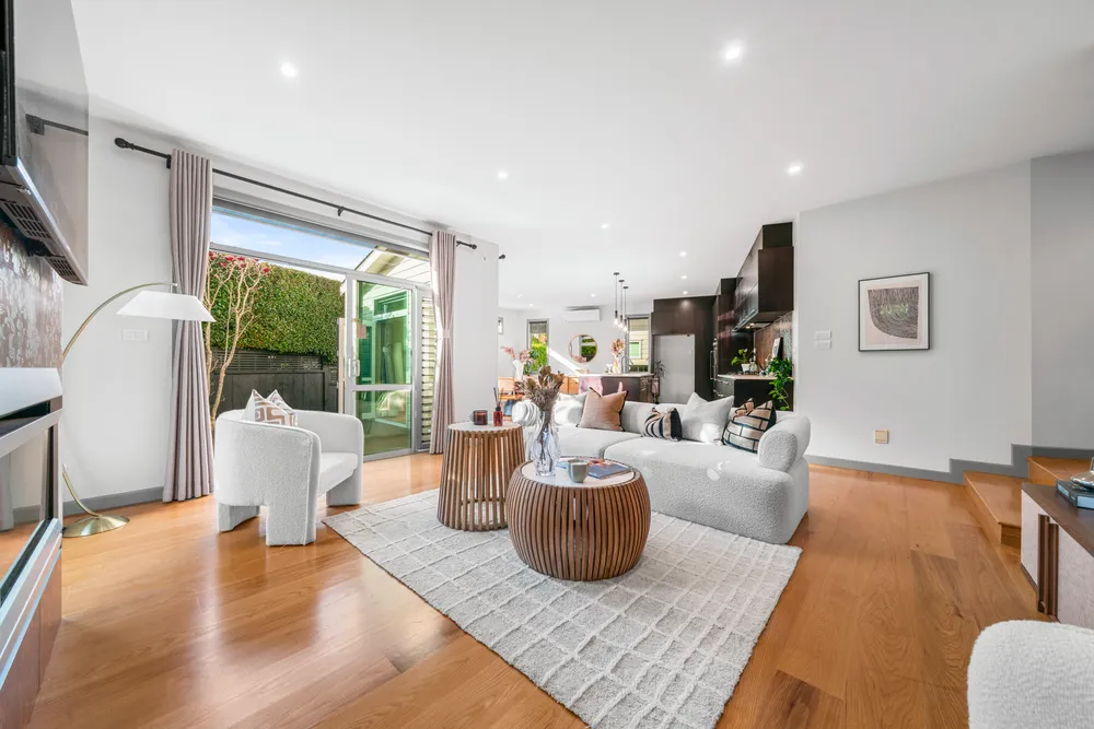 Photos of 4C Waiatarua Road