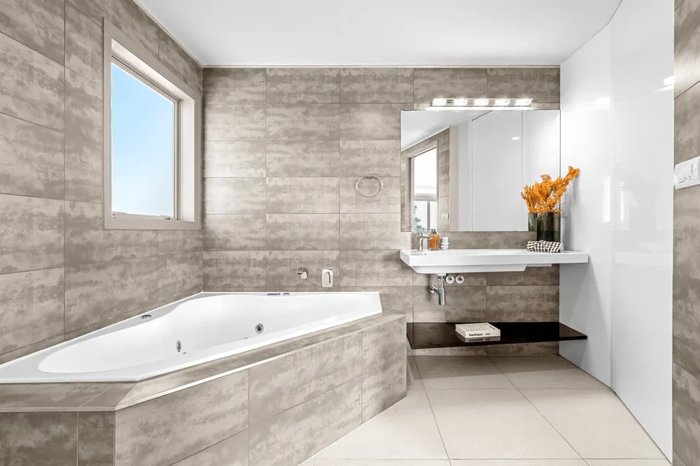 Photos of 4C Waiatarua Road