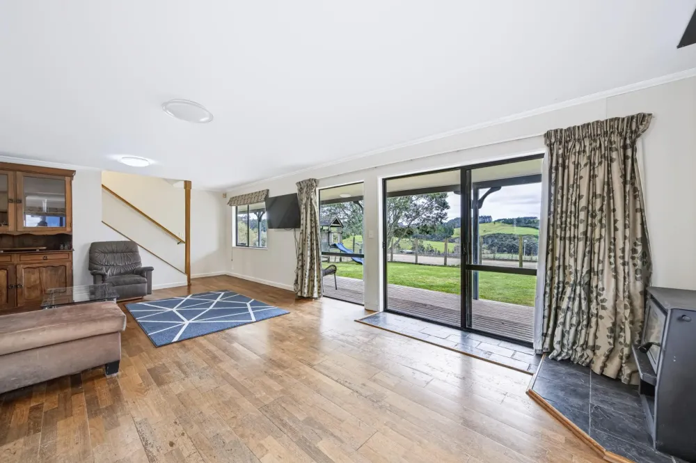 Photos of 438 Blackbridge Road