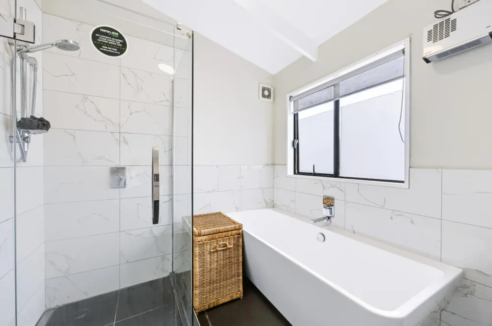 Photos of 438 Blackbridge Road