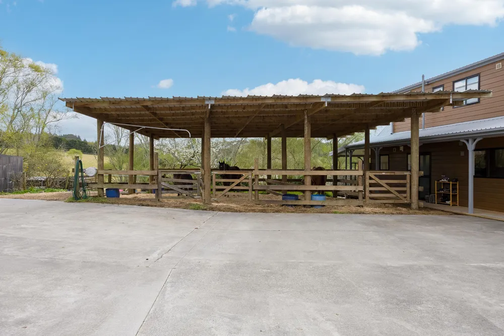 Photos of 438 Blackbridge Road