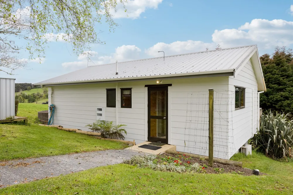 Photos of 438 Blackbridge Road