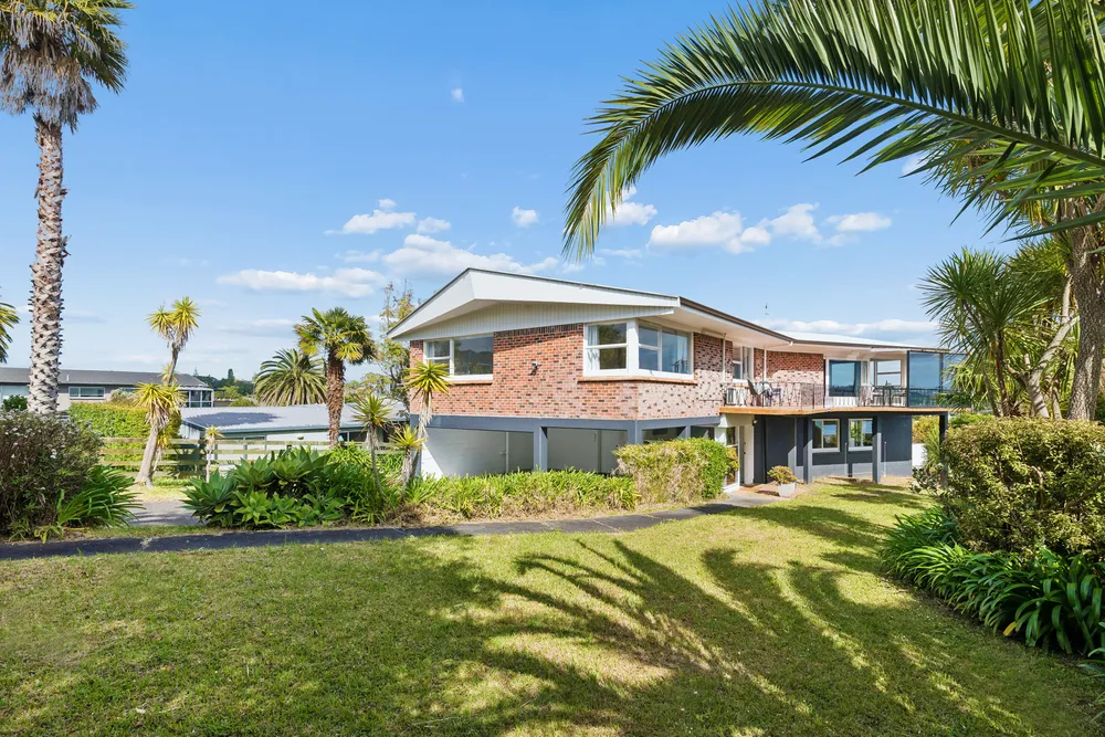 Photos of 18 Coates Road