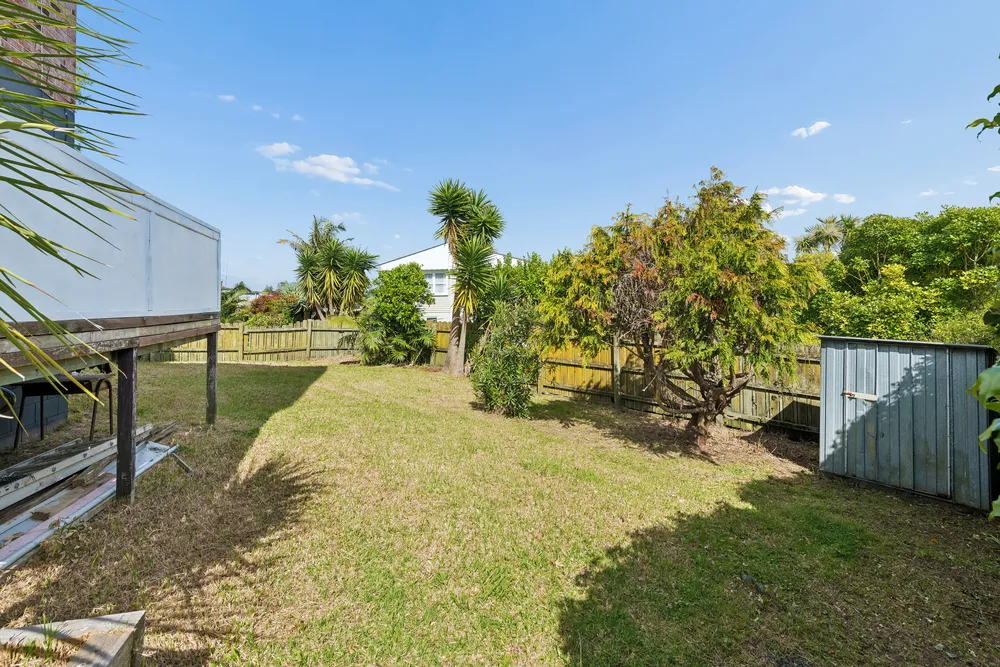 Photos of 18 Coates Road