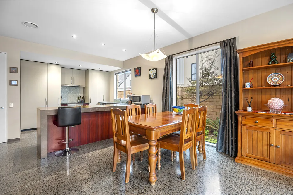 Photos of 204a Springfield Road