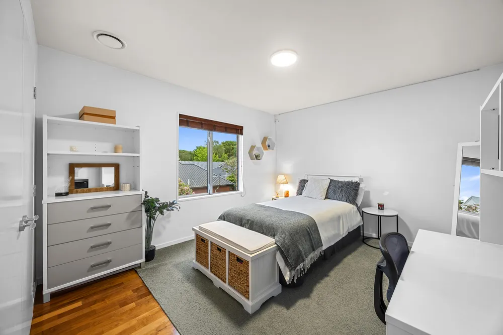 Photos of 204a Springfield Road