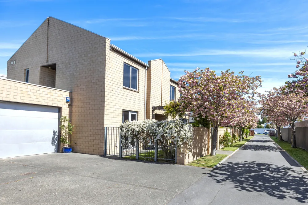 Photos of 204a Springfield Road