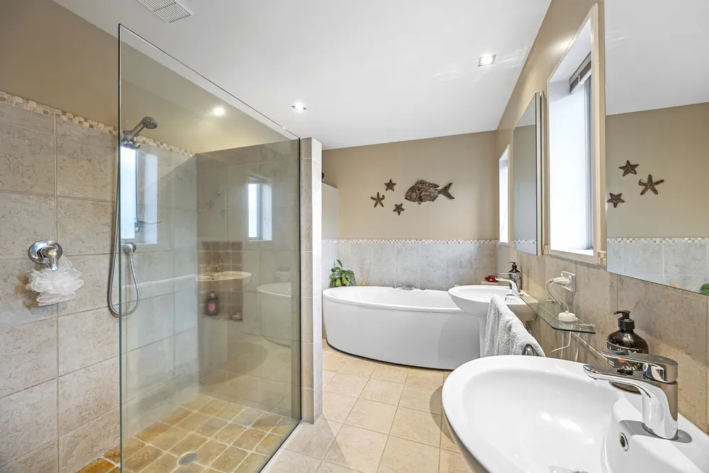 Photos of 204a Springfield Road