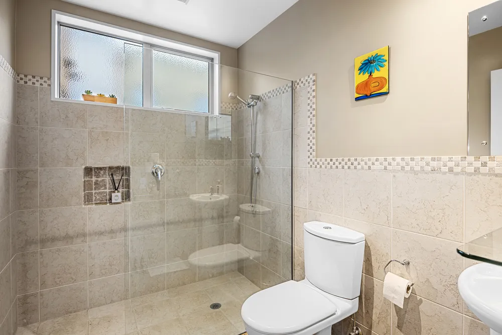Photos of 204a Springfield Road