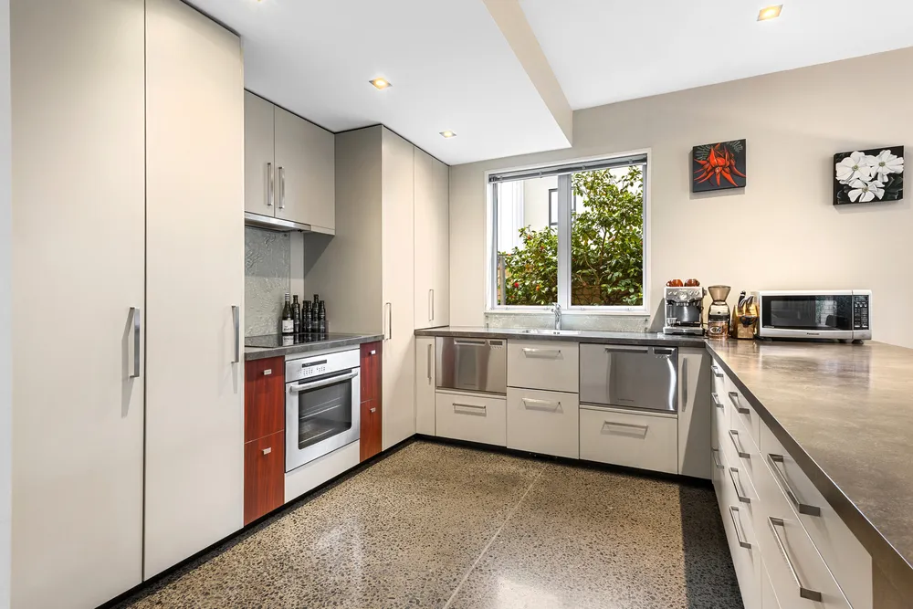 Photos of 204a Springfield Road