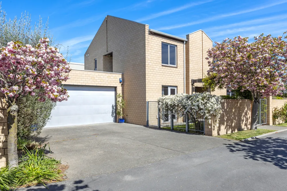 Photos of 204a Springfield Road
