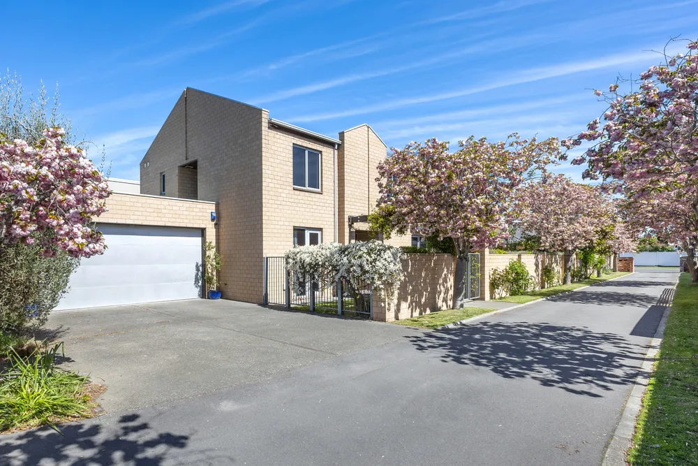 Photos of 204a Springfield Road